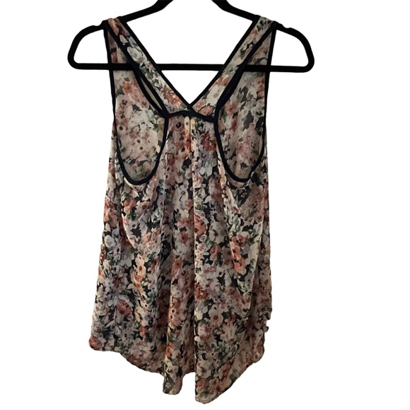 Bobeau Lightweight Floral Tank - M - Picture 2 of 6